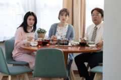 門倉結月（北香那）、門倉美咲（泉里香）、門倉和彦（天野ひろゆき）