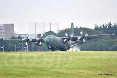 着陸する空自 C-130H - ちょっと地味な横田基地日米友好祭 2017