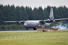 C-130J（YJ 08-8604）着陸 - 飛行展示いろいろ（横田基地日米友好祭2019）