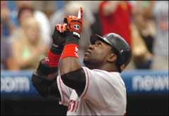 David Ortiz gestured after hitting his 40th home run of the season.