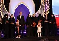 عکس؛ برنامه «دختر ایران» در میدان آیینی امام حسین(ع)