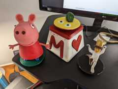 Here's a momobox!