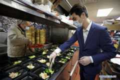 Chinese restaurants donate meals to frontline healthcare workers in Vancouver