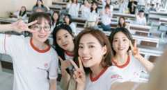 以大學校園為背景 《機智的上半場》展現了四個女孩鮮明的個性