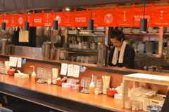 ラーメン店内観