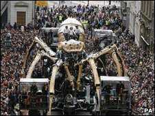La Princesse, a giant metal spider makes its way through the streets of Liverpool