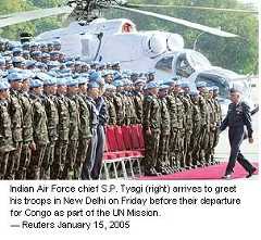 IAF Chief inspects IAF contingent to MONUC
