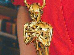 「MOTHER2 ギーグの逆襲」に登場する謎の黄金像“マニマニのあくま”の商品化が決定。糸井重里氏のロングインタビューも公開