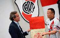 Importante reunión para la expansión comercial de River