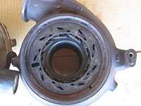 Variable geometry turbine assembly
