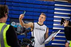 Explore GWR Studios - record breaker taking photograph