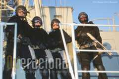 Esta foto tem mais de uma década, mas neste caso, as equipas de abordagem, fruto das missões internacionais, estão agora melhor equipadas e armadas.