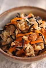 ひじきの炊き込みご飯の写真