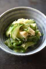 ホタテ缶ときゅうりの酢の物の写真