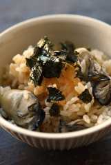 牡蠣の炊き込みご飯の写真