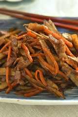 ごぼうとベーコンのきんぴらの写真