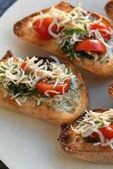 ミニトマトとしらすのブルスケッタの写真