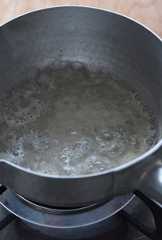 煮切りみりんのやり方（鍋とレンジ2種紹介）の写真