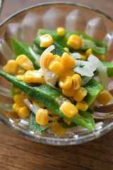 オクラのサラダの写真