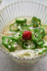 オクラとそうめんの酢の物の写真
