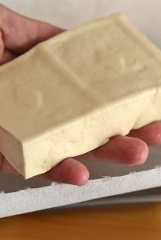 豆腐の水切りと裏ごしのやり方の写真