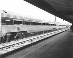 New York New Haven & Hartford Railroad train at station