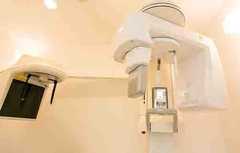 最新の設備で安全、精密な治療を実現