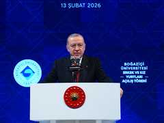 “Üniversitelerimiz özgün ve nitelikli bilgi üretmeye, Türkiye’nin ufkunu açan projeler geliştirmeye odaklanmalı”