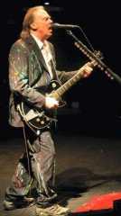 2008-manchester-neil-young-2-sm.jpg