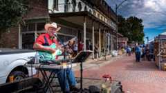 Country folk singer in Lebanon, Illinois. Image credit: RozenskiP / Shutterstock.com. 