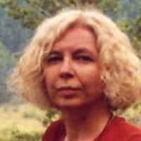 Ariane Dröscher related author profile picture