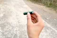 【動画】投げた衝撃で爆発するタイプの爆竹の威力を比較。