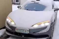 【動画】中国EV車に搭載された屋根の雪を自動で落としてくれる機能を試してみた。