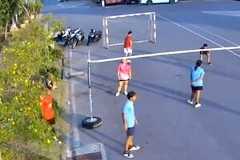 【動画】ゴールポストが倒れて28歳の女性が亡くなった事故。