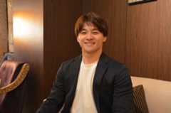 「100試合マスクをかぶる」と意気込む谷川原選手