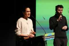 オードリー・ヘップバーンを真似するメーガンさん　訪英控え、英王室とすでに対立か