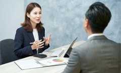 伝わる話し方の基本ルール「協調の原理」の4つの公理　量、質、関連性、あと1つは？