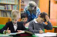 過疎の村を救った里親制度、根本問題は解決されず ロシア