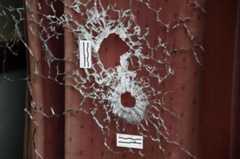 パリ連続襲撃、情報機関の失態と懸念