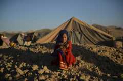 娘を花嫁として売る親たち アフガニスタンを襲う飢えと貧困
