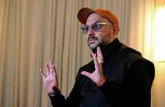 セレブレニコフ監督、ロシア侵攻は「自滅」 AFPインタビュー