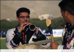 اجرای موسیقی آیینی لری در آیین رونمایی از سند ثبت جهانی چوگان 