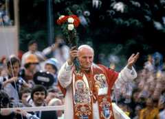 Karol Wojtyła (Jan Paweł II) podczas pierwszej pielgrzymi do Polski, Jasna Góra, 1979, fot. Jan Morek /Forum