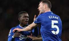 L’invraisemblable expulsion d’Idrissa Gueye choque l’Angleterre