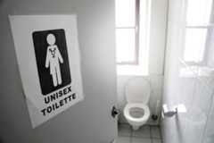 Eine Unisex-Toilette auch für Transgeschlechtliche.