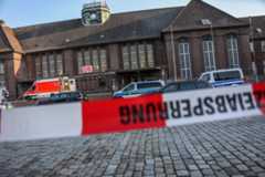 Der Bahnhof in Flensburg wird nach einer Messerattacke abgesperrt: 609mal mußte die Bundespolizei deshalb an den Bahnhöfen und in den Zügen eingreifen. (Themenbild)