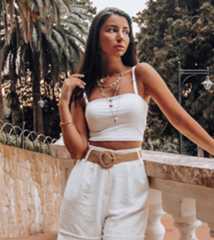 Woman wearing white clothes