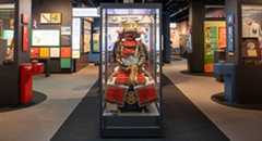 Samurai suit at entrance of Yakyu | Baseball