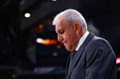 Partizan fans rally at airport to keep Zeljko Obradovic in Belgrade