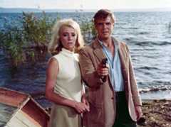 Jedes Kartenhaus zerbricht – Bild: ARD Degeto/​ARD Degeto/​Universal